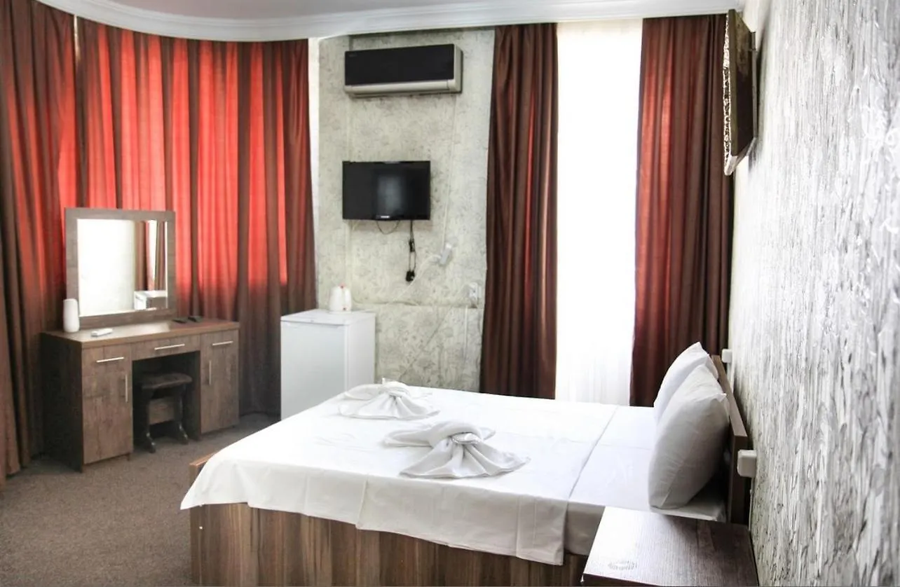 Royal Hotel Тбилиси 3*,