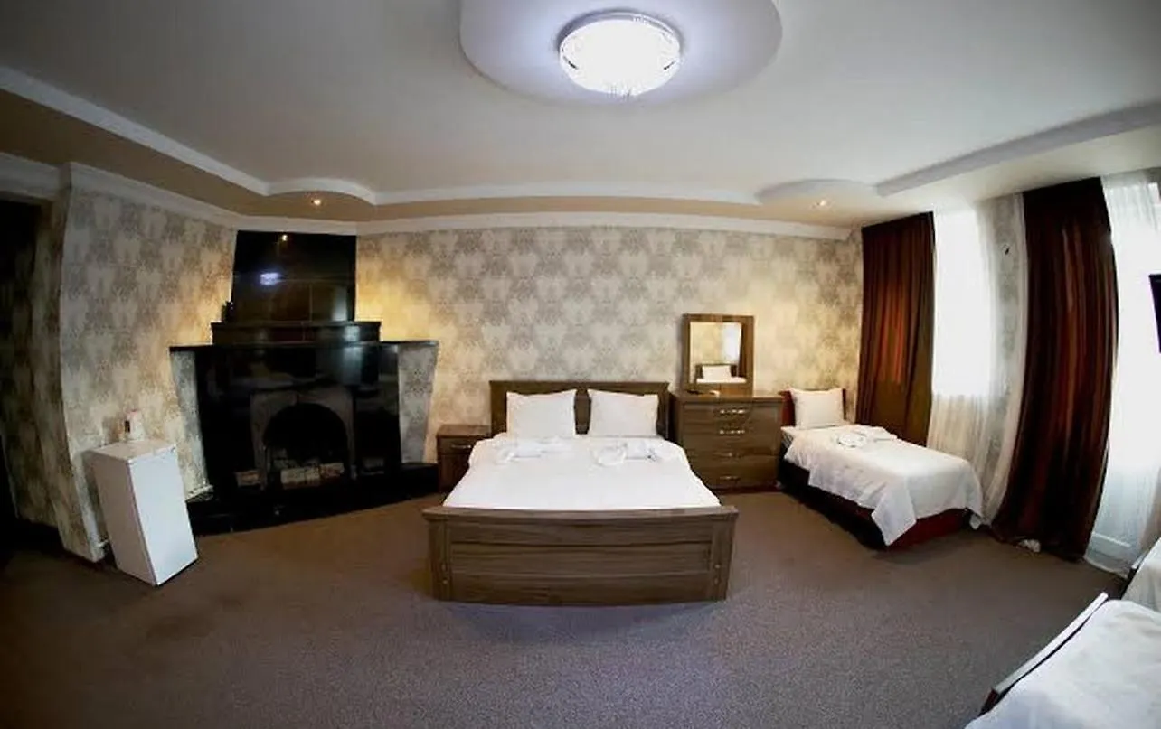 Royal Hotel Тбилиси 3*,