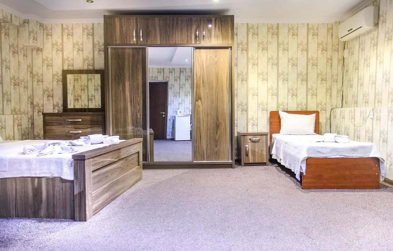 Royal Hotel Тбилиси 3*,