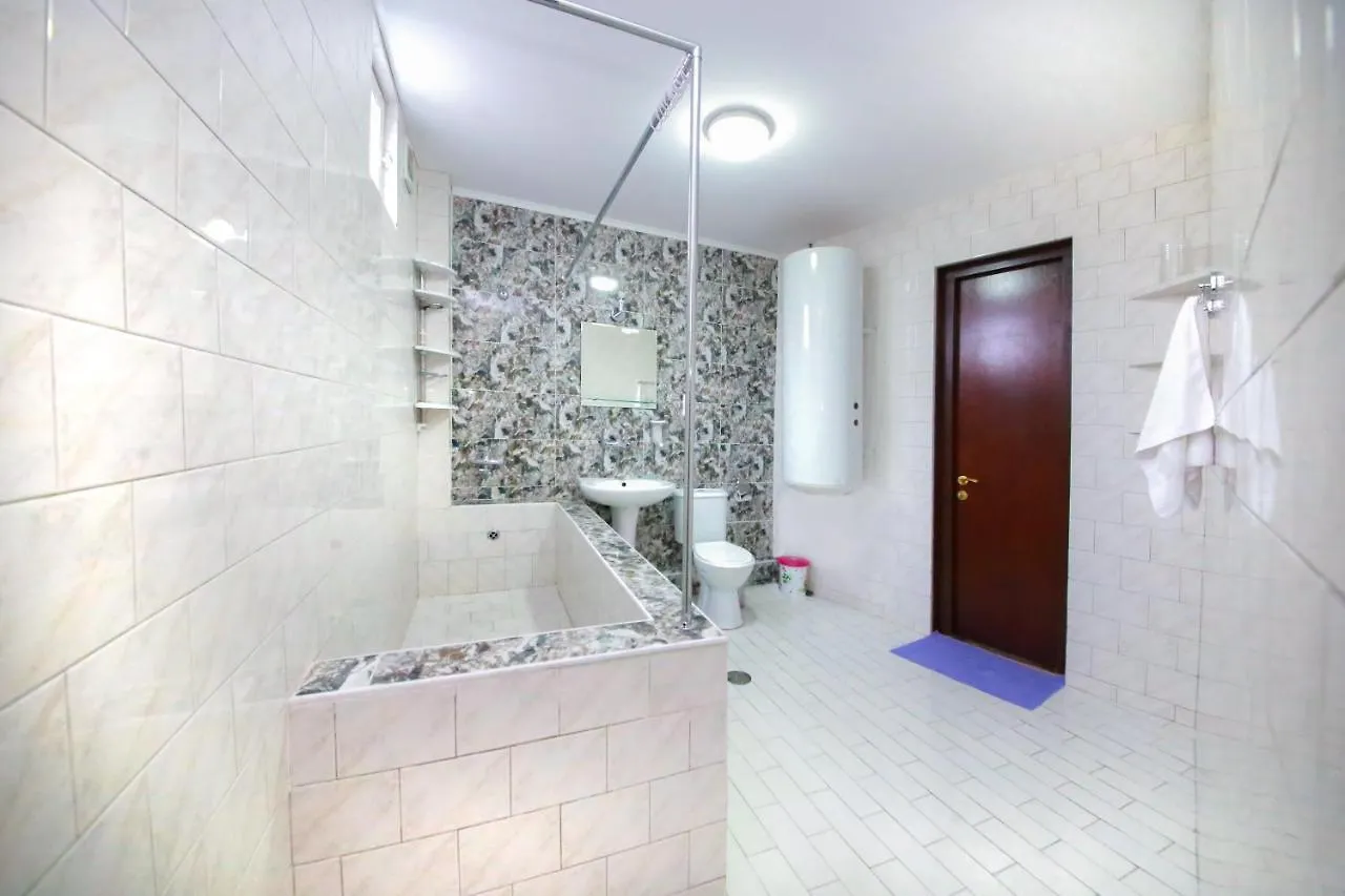Royal Hotel Тбилиси 3*,